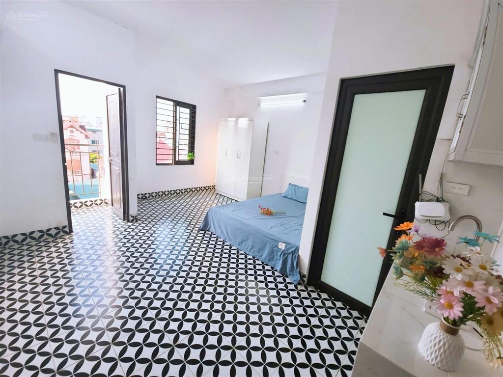 Cho thuê phòng studio 30m2 nhà mới ngõ 180 phú thượng full nội thất, an toàn pccc, giá 4.3 tr