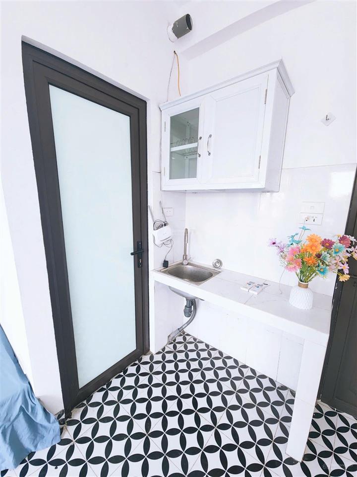 Cho thuê phòng studio 30m2 nhà mới ngõ 180 phú thượng full nội thất, an toàn pccc, giá 4.3 tr