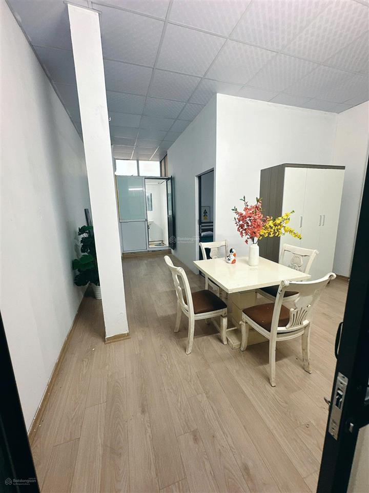 Cho thuê căn hộ 1n1k 40m² ngay văn miếu quốc tử giám ô tô đỗ cửa, cửa sổ thoáng, giá 5.5 tr
