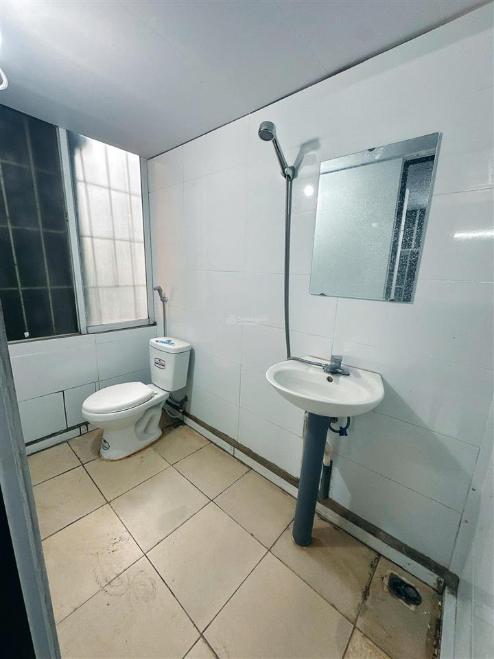 Cho thuê căn hộ 1n1k 40m² ngay văn miếu quốc tử giám ô tô đỗ cửa, cửa sổ thoáng, giá 5.5 tr