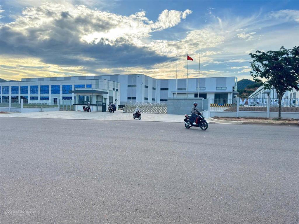 Bán lô đất 7,5x20m (150m2) mặt tiền 16m trung tâm khu đô thị vsip liền kề thành phố biển