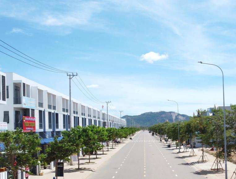 Bán lô đất 7,5x20m (150m2) mặt tiền 16m trung tâm khu đô thị vsip liền kề thành phố biển