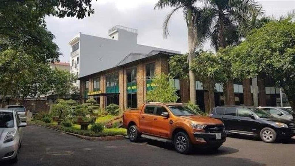 Nhà kinh doanh nhà hàng, sân vườn ao cá, mặt đường ql2 nội bài 8930m2, mặt tiền 200m 160 tỷ