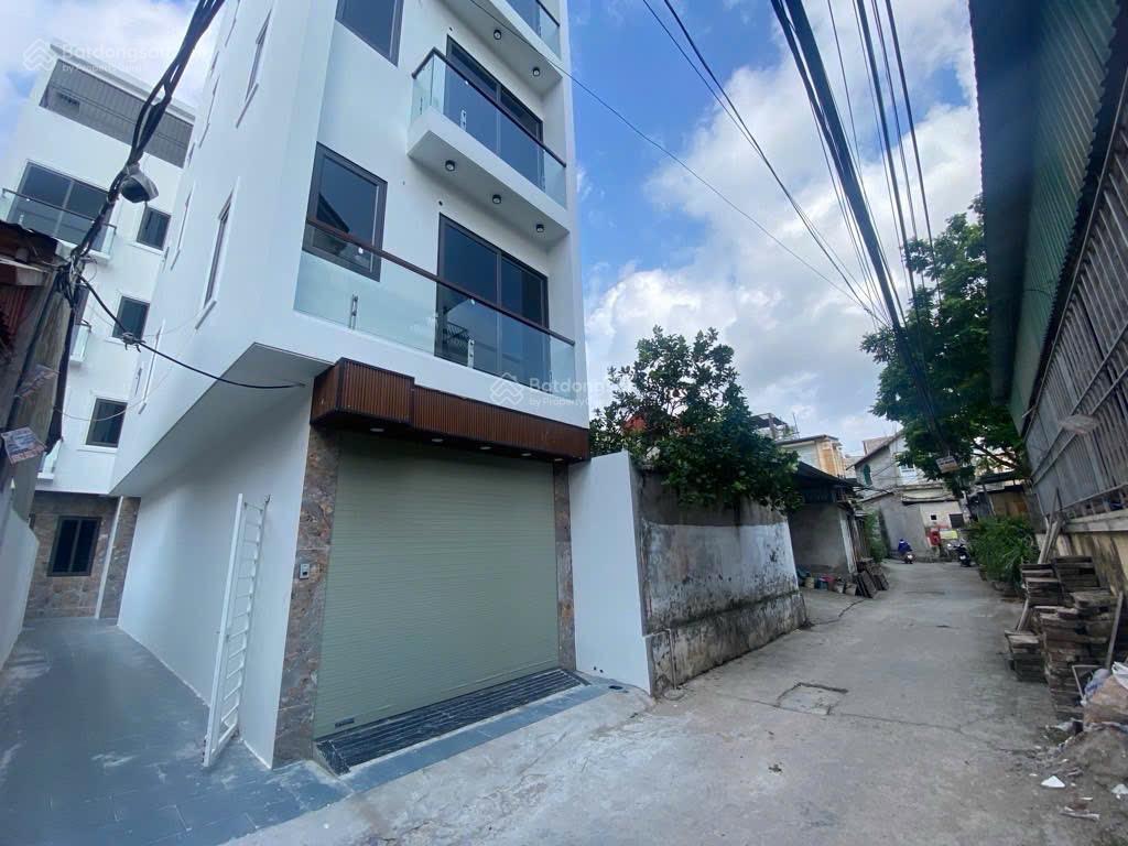 Nhà 5 tầng bát khối long biên, ô tô đỗ cổng 30m2 hơn 6 tỷ