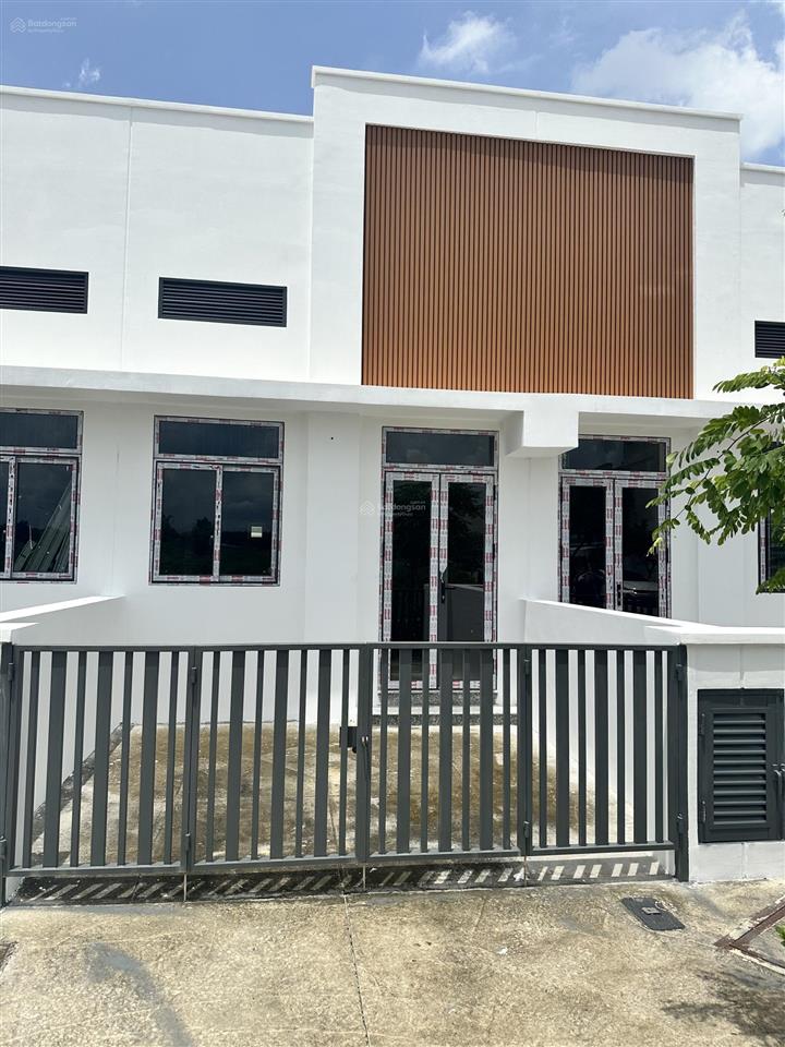 Bán nhà mặt tiền tại kđt phước đông, dòng tiền thuê cao 9tr/th