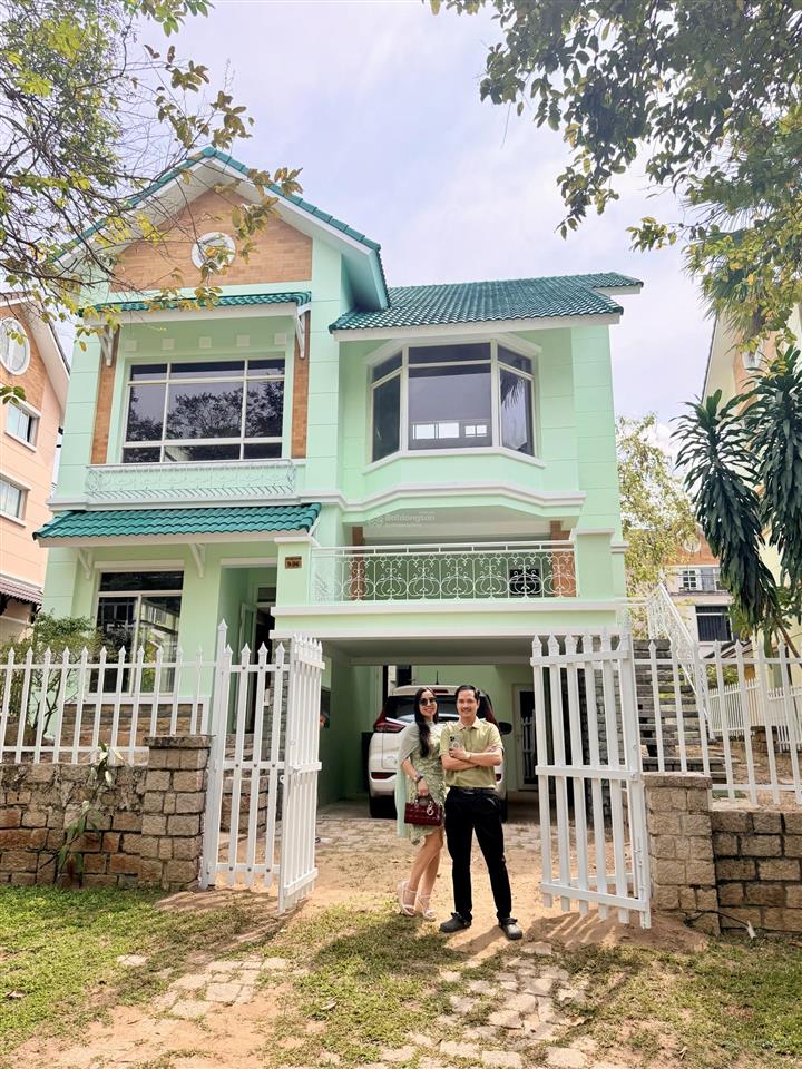 Cho thuê biệt thự sân vườn 384m2 khu compound thảo nguyên sài gòn, chỉ 10 triệu/tháng