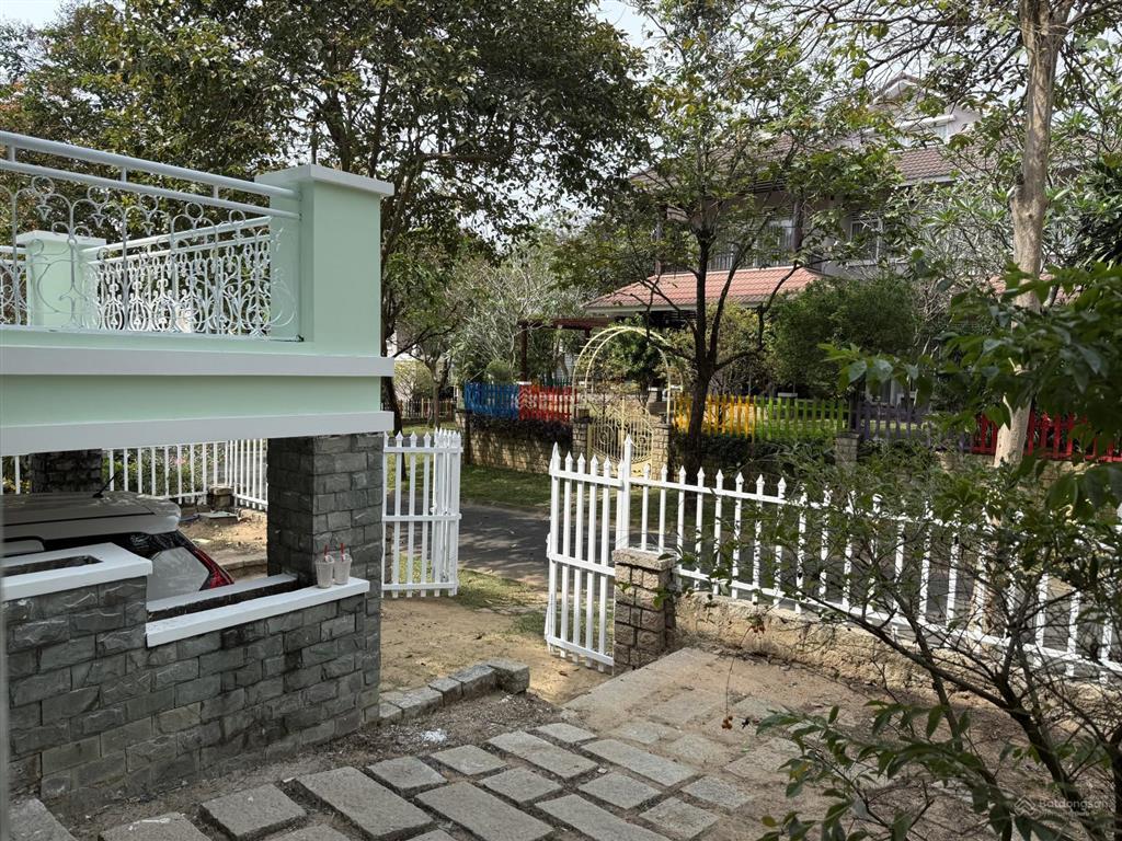 Cho thuê biệt thự sân vườn 384m2 khu compound thảo nguyên sài gòn, chỉ 10 triệu/tháng