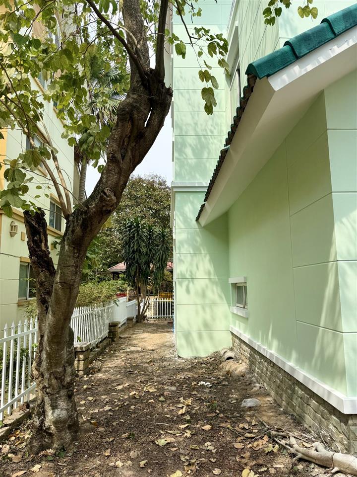 Cho thuê biệt thự sân vườn 384m2 khu compound thảo nguyên sài gòn, chỉ 10 triệu/tháng