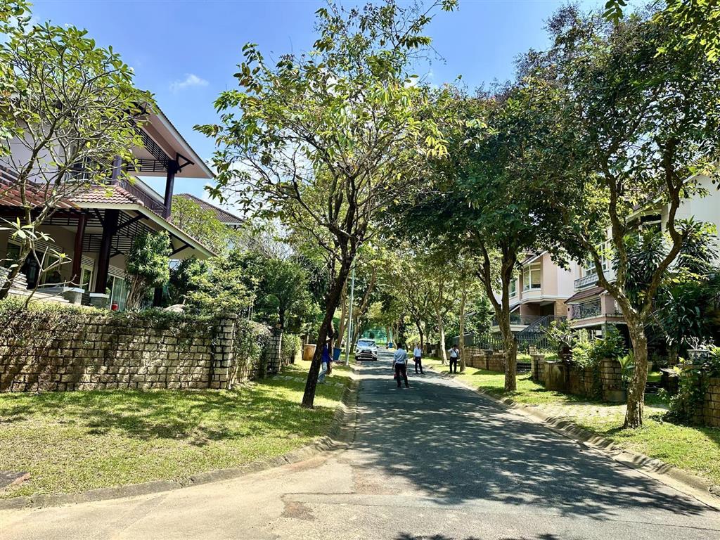 Bán biệt thự compound thảo nguyên sài gòn, q9, dt 384m2, giá 10 tỷ