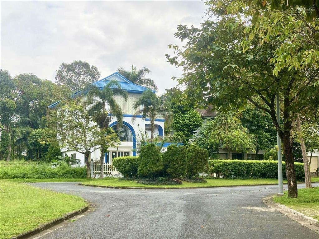 Bán biệt thự compound thảo nguyên sài gòn, q9, dt 384m2, giá 10 tỷ