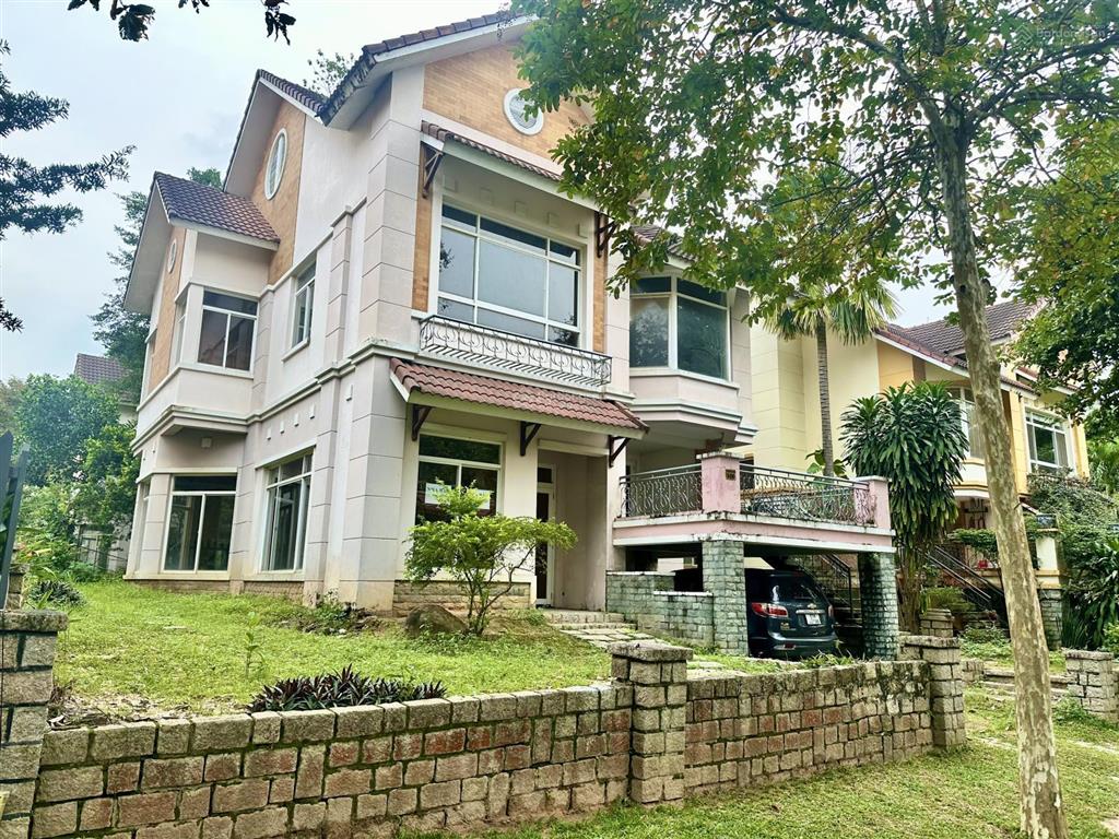 Bán biệt thự compound thảo nguyên sài gòn, q9, dt 384m2, giá 10 tỷ
