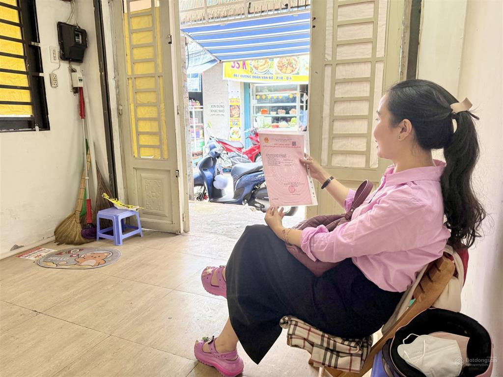 Tôi chính chủ cần bán gấp nhà mặt tiền đoàn văn bơ q4, dễ cho thuê, kinh doanh
