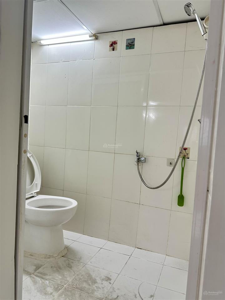 Tôi chính chủ cần bán gấp nhà mặt tiền đoàn văn bơ q4, dễ cho thuê, kinh doanh