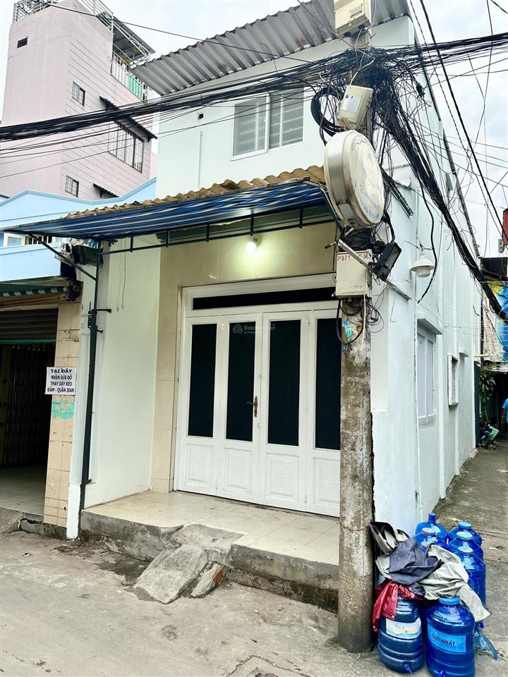Tôi chính chủ cần bán gấp nhà mặt tiền đoàn văn bơ q4, dễ cho thuê, kinh doanh