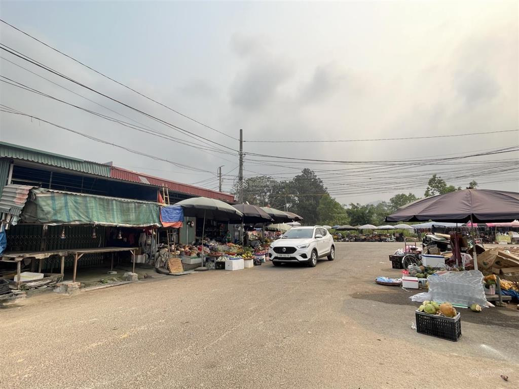 Chuyển nhượng lô đất phùng chí kiên cách chợ 500m