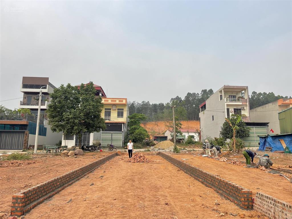 Bán lô đất 2 mặt tiền ngây cạnh khu du lịch đại lải