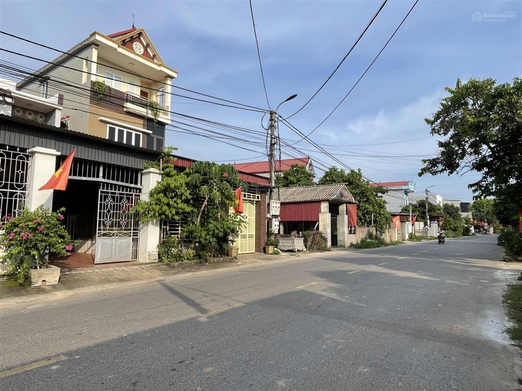 Bán 220m đất ngay cạnh chợ và khu du lịch hồ đại lải.