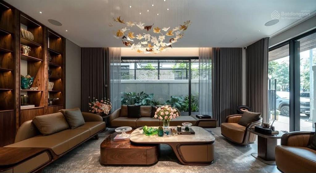 Chính chủ gia đình cô thủy cần bán căn góc biệt thự trung tâm hà đông. 200m2, 4 tầng. giá 28 tỷ
