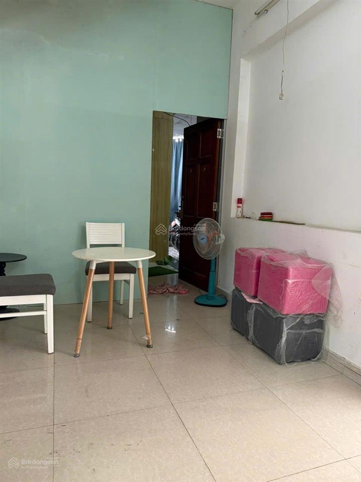 Cho thuê tầng trệt ngang 6m chỉ 4,8 tr/th