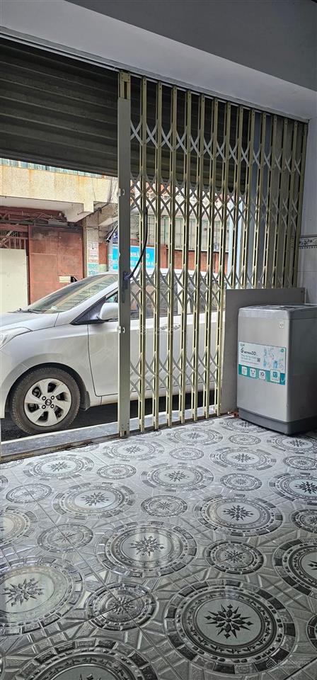 Phòng tầng trệt (50m2) nhà mặt tiền đường số 275, lê văn việt, ngay chợ hiệp phú, gần ngã tư tđ