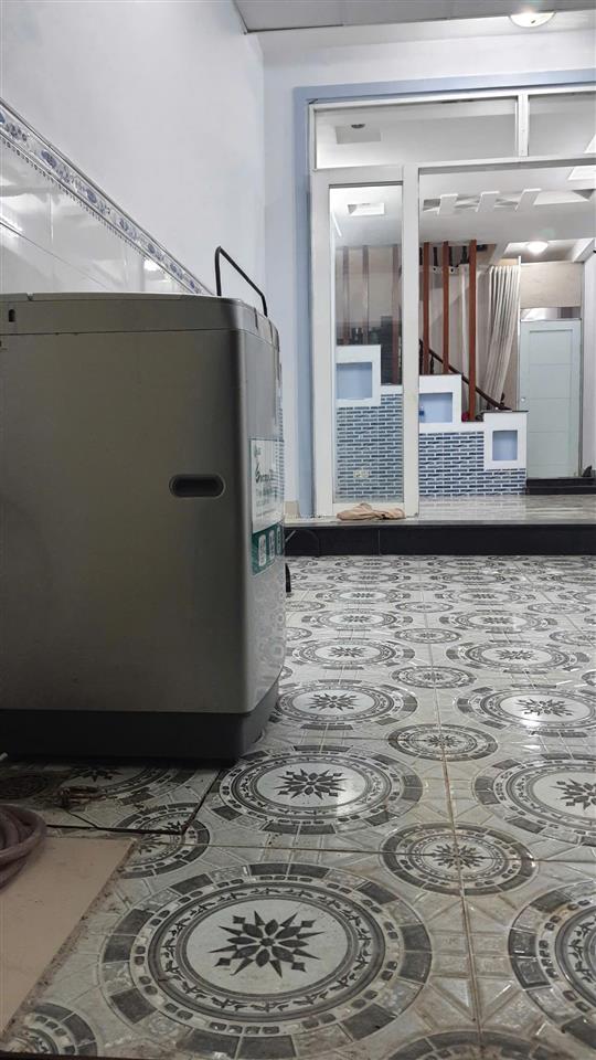 Phòng tầng trệt (50m2) nhà mặt tiền đường số 275, lê văn việt, ngay chợ hiệp phú, gần ngã tư tđ