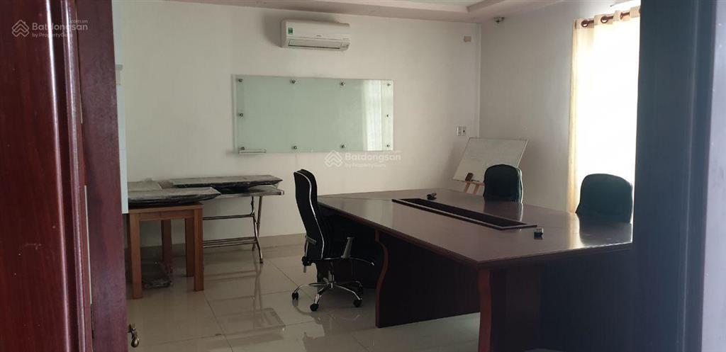 Cần bán biệt thự 05 tầng cực đẹp đường đông bắc, quận 12, 50x25m, diện tích sử dụng 1500m2
