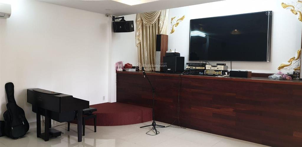 Cần bán biệt thự 05 tầng cực đẹp đường đông bắc, quận 12, 50x25m, diện tích sử dụng 1500m2