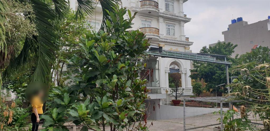 Cần bán biệt thự 05 tầng cực đẹp đường đông bắc, quận 12, 50x25m, diện tích sử dụng 1500m2