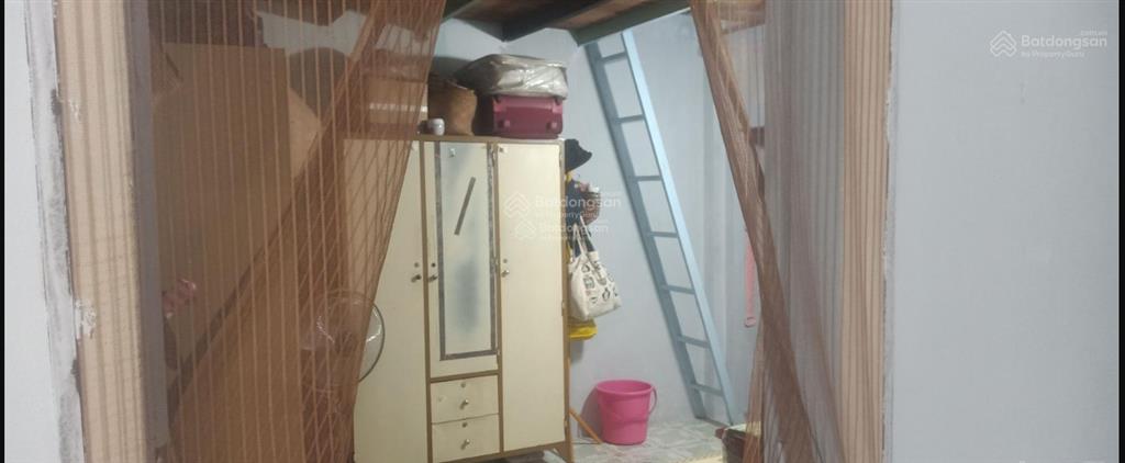 Gấp, bán 2 căn nhà  72m2  2 tầng  đi bộ ra trường đhgt vận tải mà chỉ 3 tỷ. "cực rẻ