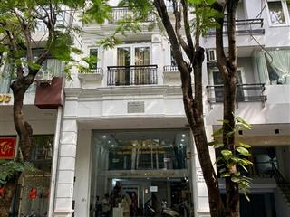 Hot hưng gia 1pmh giá chỉ 28 tỷ còn tl. gặp mặt trực tiếp chủ nhà làm việc.  0906 499 ***
