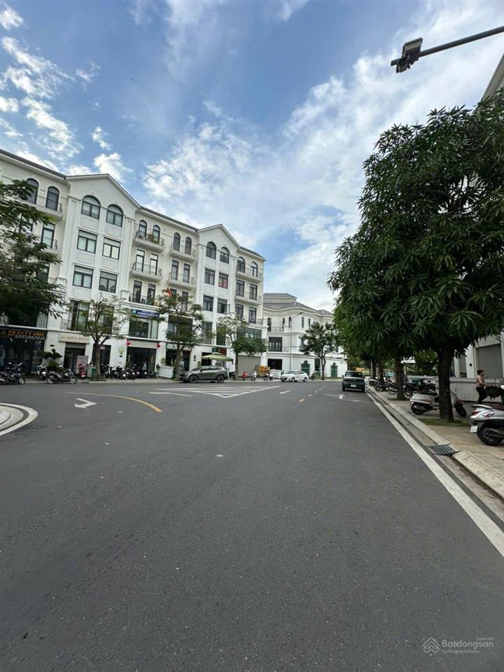 Bán nhanh nhà phố 84m2 xây 5 tầng dtxd 235m2 giá 16.68 tỷ rẻ nhất thị trường vinhome grand park