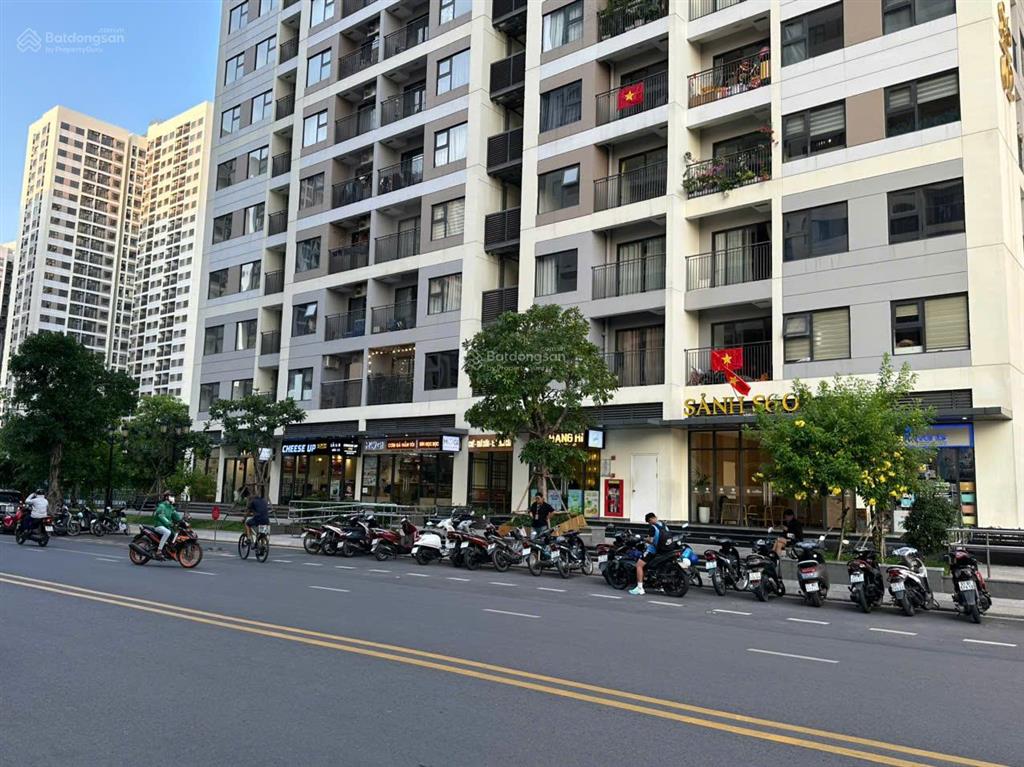 Bán nhanh cắt lỗ hơn 1 tỷ shop căn góc mặt sảnh hơn 70m2 giá 15.5 tỷ btp tại vinhome grand park q9