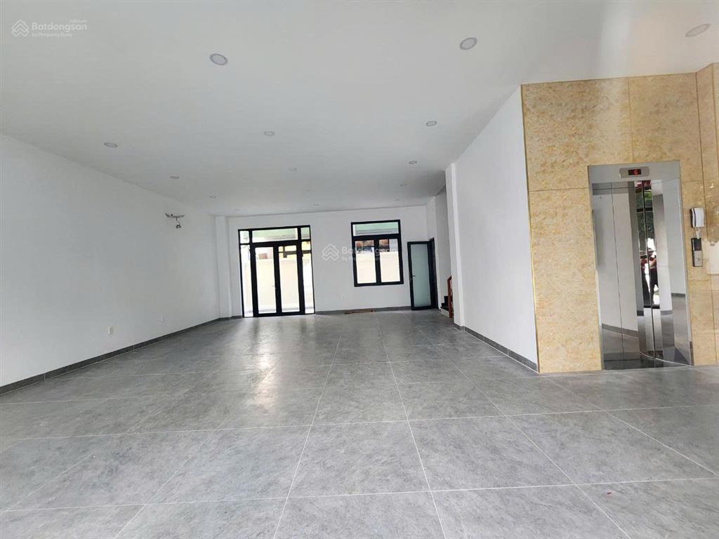 Hot deal nhà phố 135m2 hoàn thiện vị trí đẹp giá bán 28.86 tỷ total sẵn sổ tại vinhomes grand park
