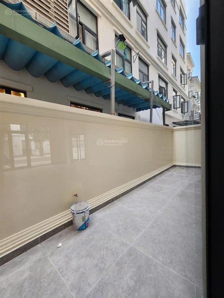 Hot deal nhà phố 135m2 hoàn thiện vị trí đẹp giá bán 28.86 tỷ total sẵn sổ tại vinhomes grand park