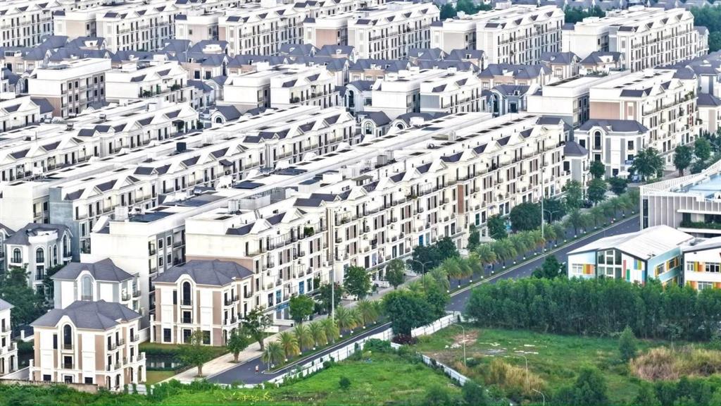Hot deal nhà phố 135m2 hoàn thiện vị trí đẹp giá bán 28.86 tỷ total sẵn sổ tại vinhomes grand park