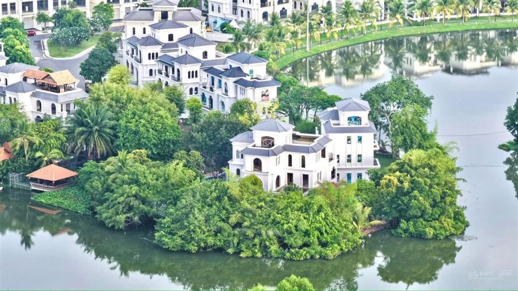 Hot deal nhà phố 135m2 hoàn thiện vị trí đẹp giá bán 28.86 tỷ total sẵn sổ tại vinhomes grand park