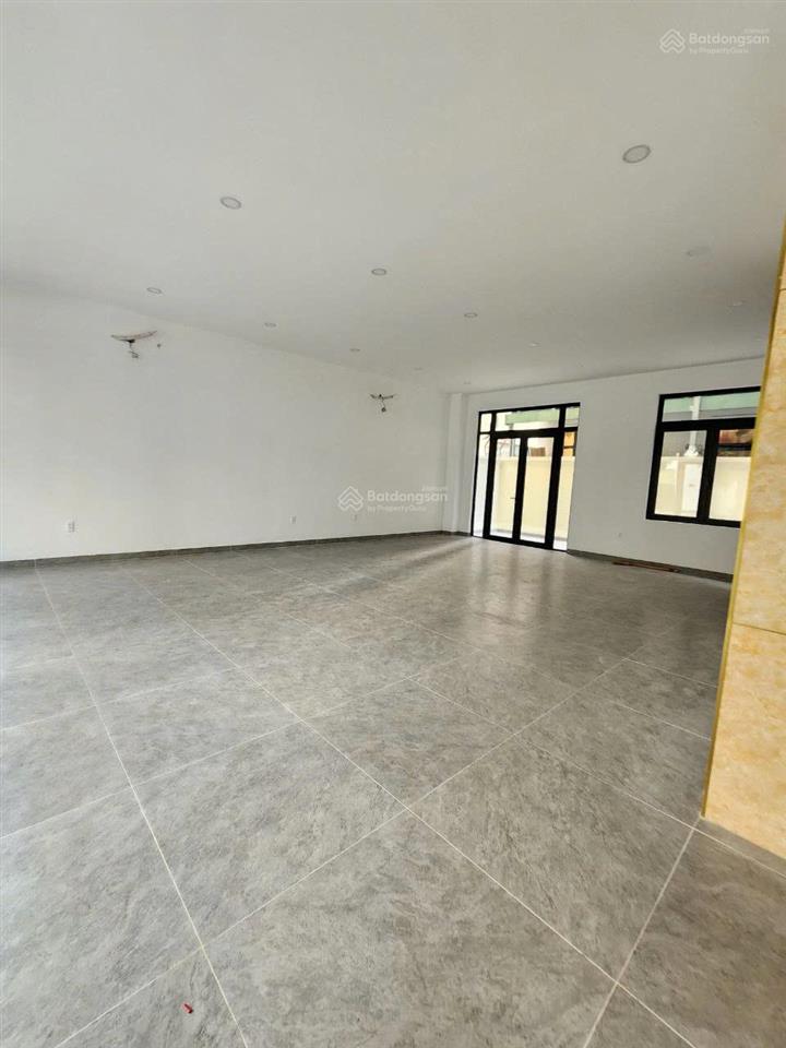 Hot deal nhà phố 135m2 hoàn thiện vị trí đẹp giá bán 28.86 tỷ total sẵn sổ tại vinhomes grand park