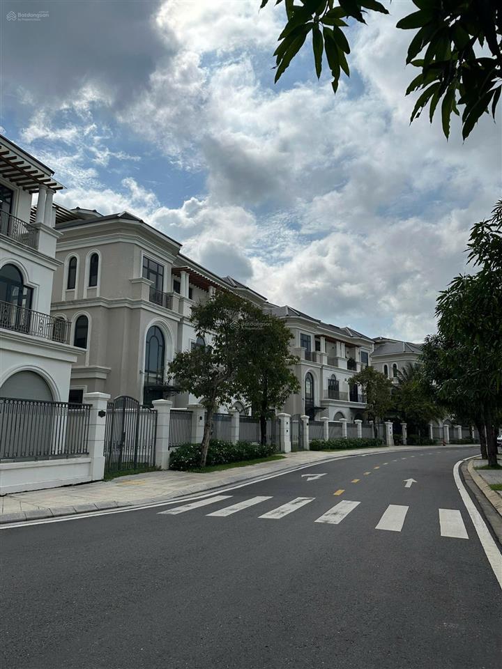 Biệt thự đơn lập 427m² vị trí đối diện vinmec gần vinschool giá 63.9 tỷ tại vinhomes grand park q9