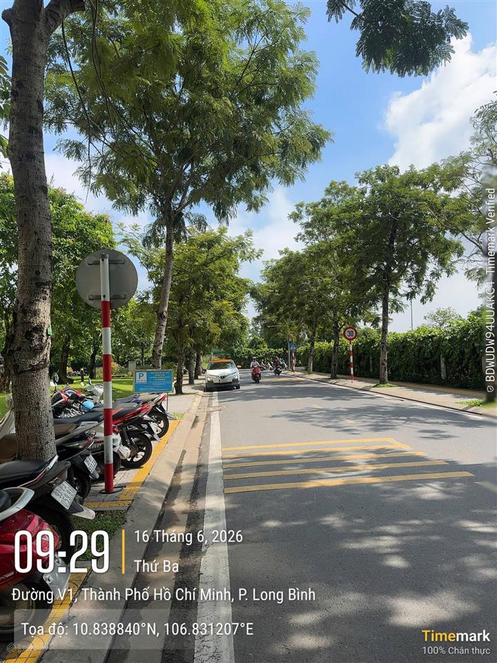 Chủ gửi bán nhanh căn shop mặt sảnh vị trí đẹp giá bán 15,5 tỷ total có hđt của cf trung nguyên
