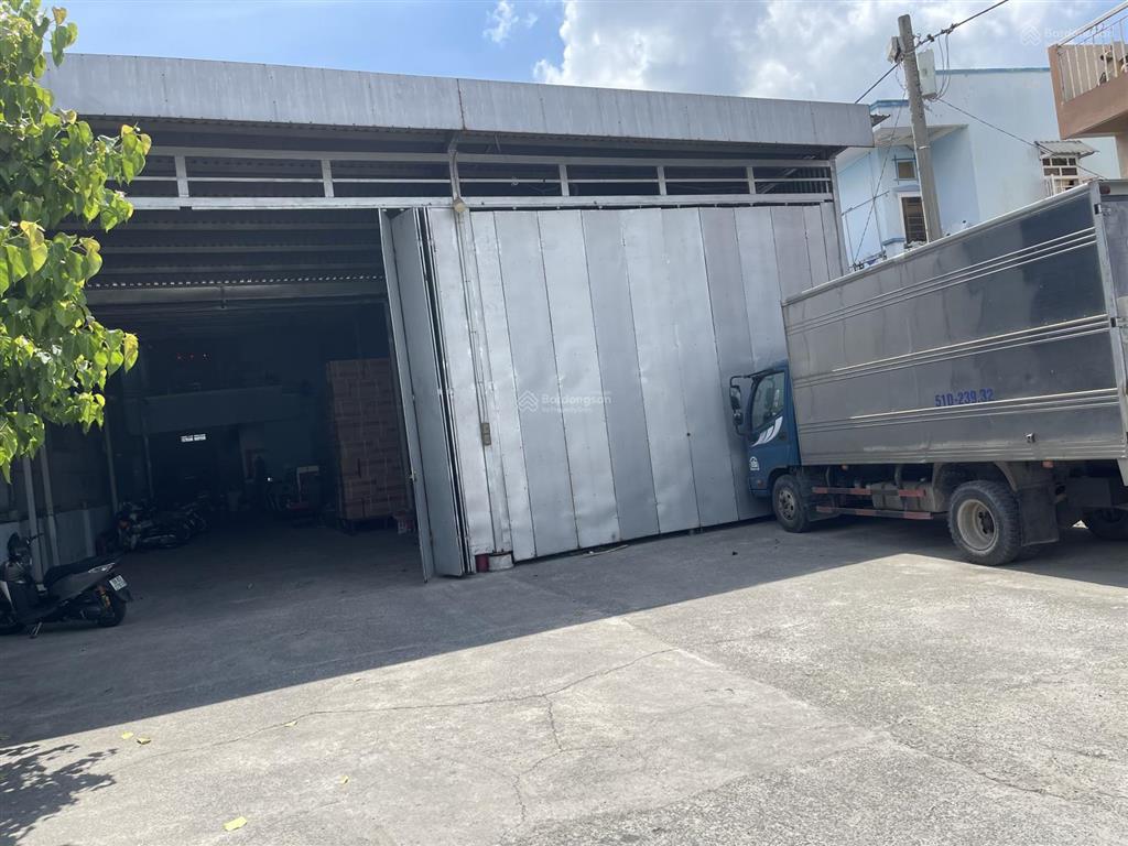Diện tích kho 1200m2 đang cho thuê tháng 60tr