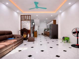 Bán nhà riêng xuân phương, 5 tầng, ô tô cách nhà 15m, gần metro nhổn, full nội thất, giá 6.3 tỷ