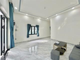 " cho thuê nhà nguyên căn mới xây ngay chợ dĩ an, cách go dĩ an 7p.  zalo để lấy video"