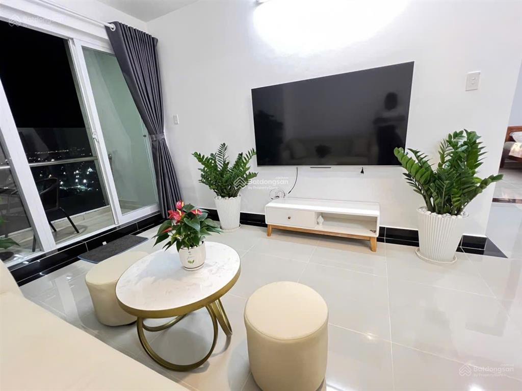 Bán căn hộ dic phoenix 2 phòng ngủ, tầng cao view trực biển giá 3,2 tỷ