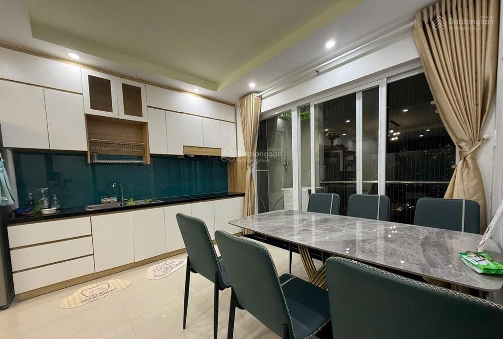 Bán gấp cc dic phoenix 3pn, 3wc, 4,7 tỷ, 116m2 tầng cao view biển