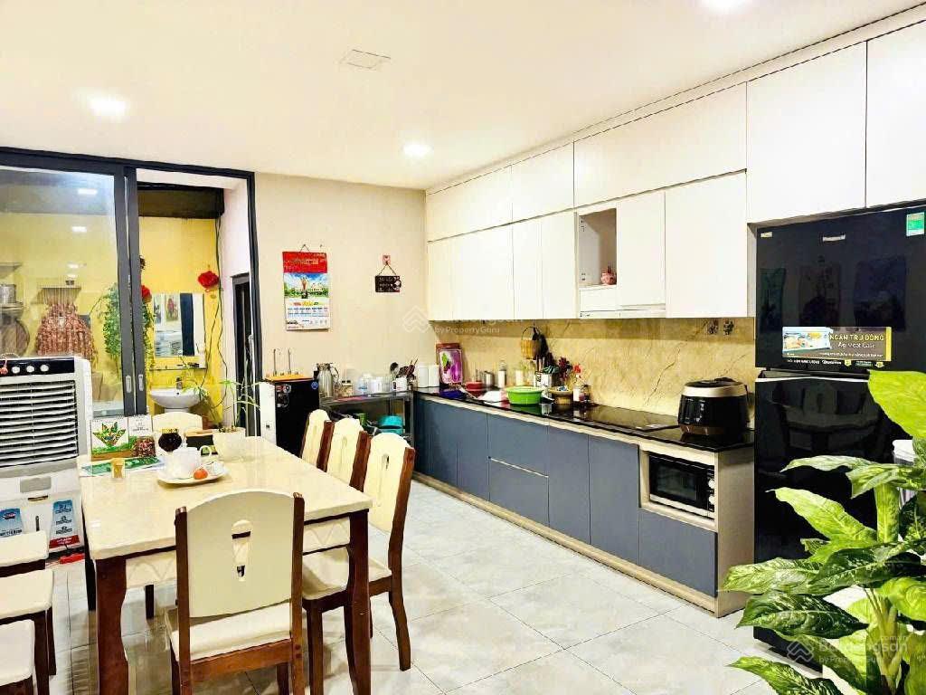 Nhà 4 tầng4 x 18mtô hiệup.phú thạnhtân phúđường xe tảinhỉnh 10 tỷ