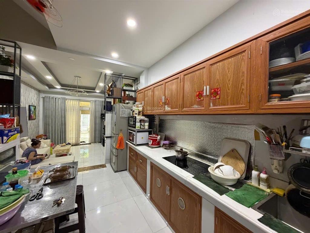 Nhà cao cấp 4 tầng4 x 20mgò dầup.tân quýtân phúhẻm xe tảinhỉnh 9 tỷ