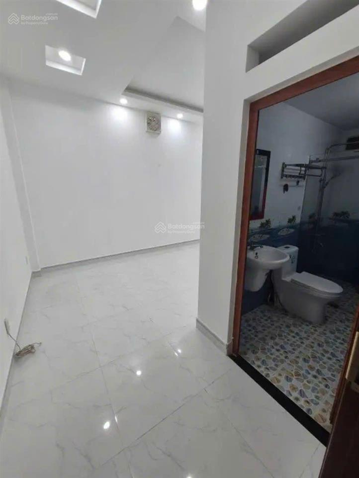 Bán gấp nhà 54m2 4 tầng  sát bên aeon mall tân phú.