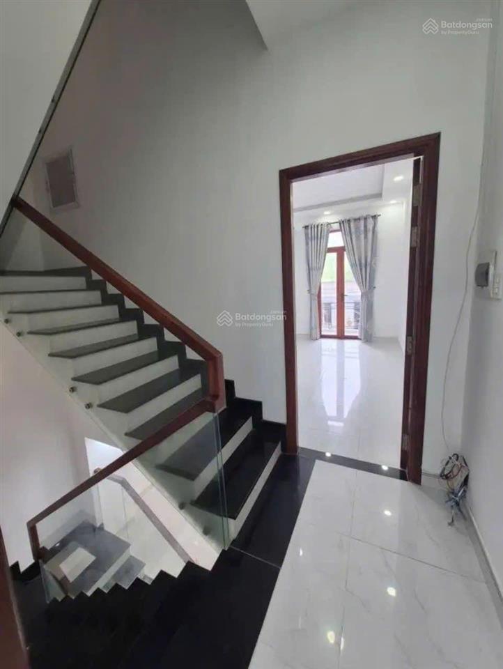 Bán gấp nhà 54m2 4 tầng  sát bên aeon mall tân phú.