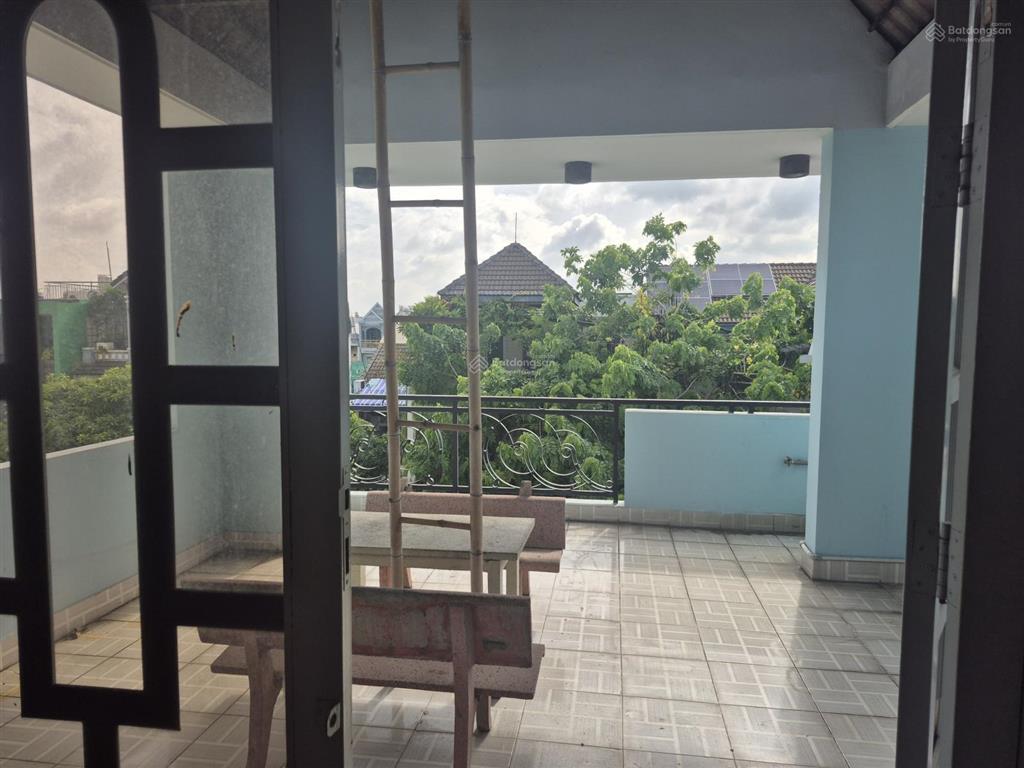 Nhà 60m² 3 lầu 4 phòng ngủ, hẻm 5m đường tây thạnh, quận tân phú.