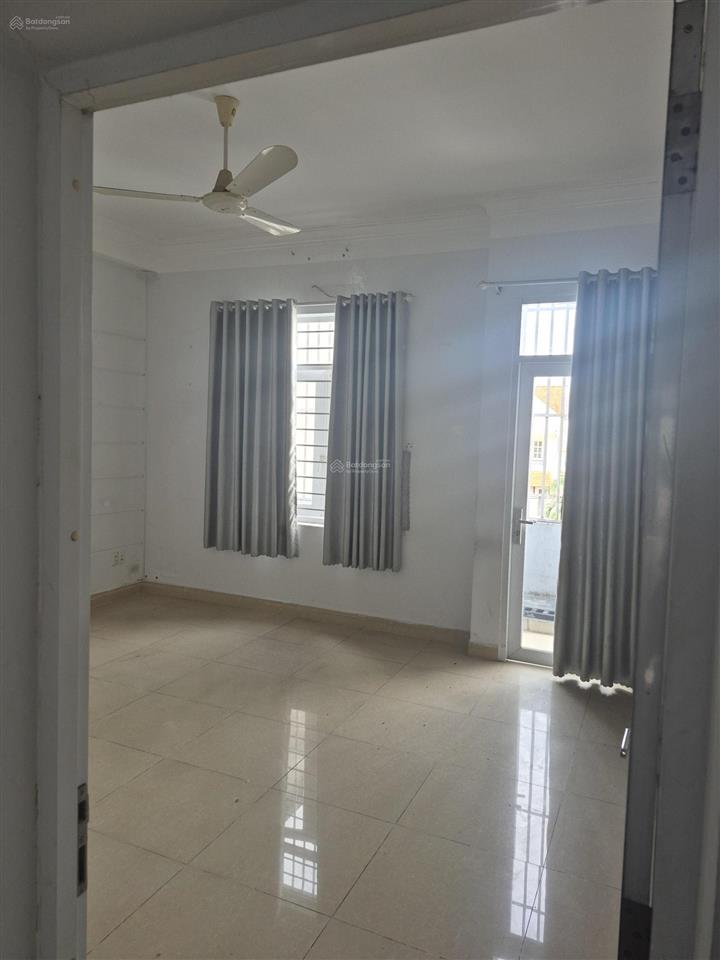 Nhà 60m² 3 lầu 4 phòng ngủ, hẻm 5m đường tây thạnh, quận tân phú.
